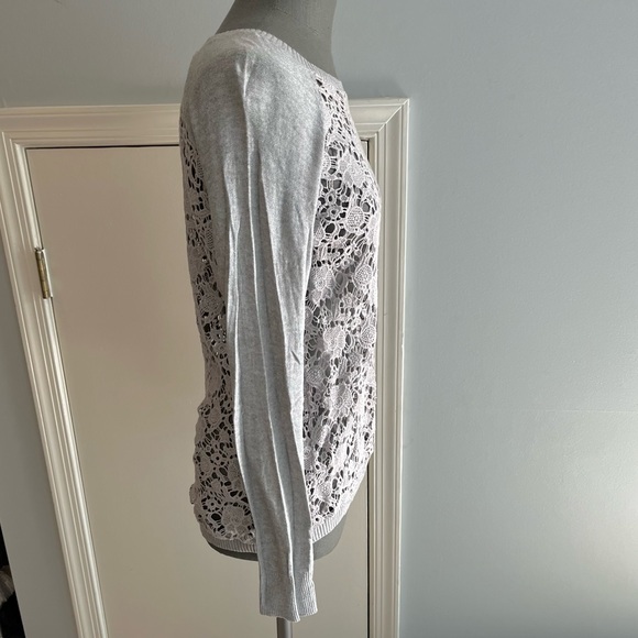 Gray sweater with beautiful cutout floral design - Picture 4 of 10